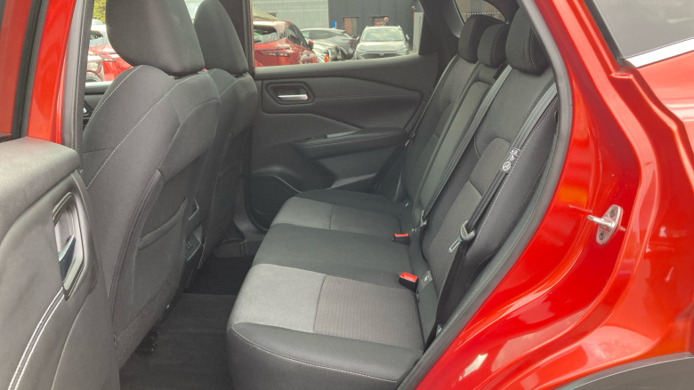 Nissan Qashqai 1.3 DiG-T MH 158 N-Connecta 5dr Xtronic Petrol Hatchback